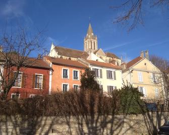 Studio atypique - Conflans-Sainte-Honorine - Bâtiment