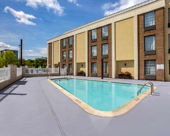 Best Western Harrisburg North - Harrisburg - Pool