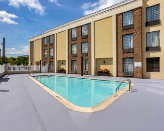 Best Western Harrisburg North - Harrisburg - Bể bơi