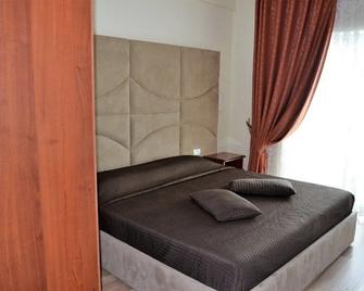 Hotel Vivas - Durrës - Dormitor