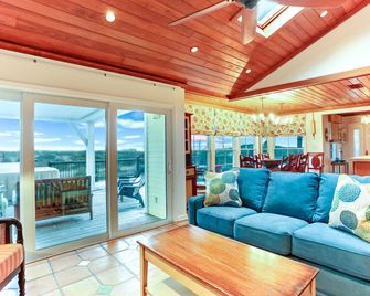 Ocean Ave Seaside Cottage - Fernandina Beach - Wohnzimmer