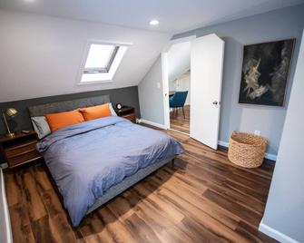 Cozy Loft steps from VT Downtown - Bennington - Slaapkamer