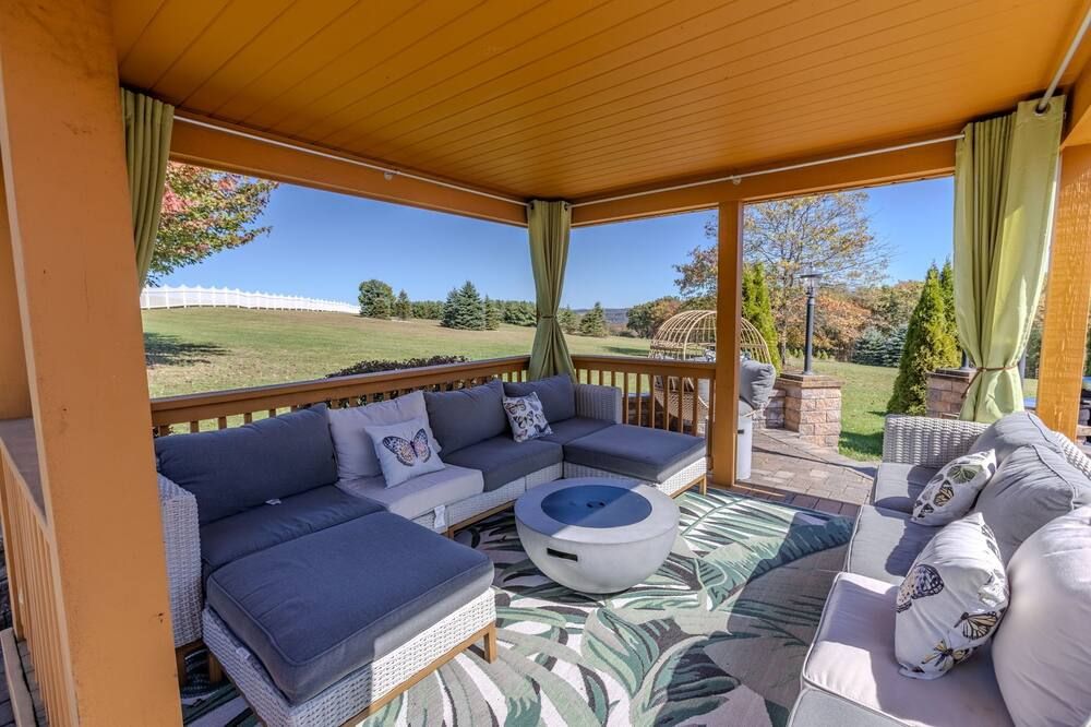 Deep Creek Serenity Retreat: Heated Pool, Patio, Hot Tub, Sauna, Gym, Game Room