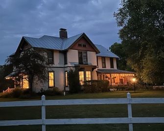 Apple Tree Lane Bed & Breakfast - Waupaca - Edificio