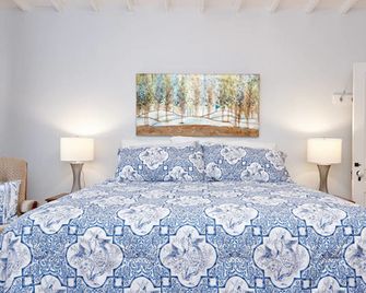 Cheltenham Suites - Caledon