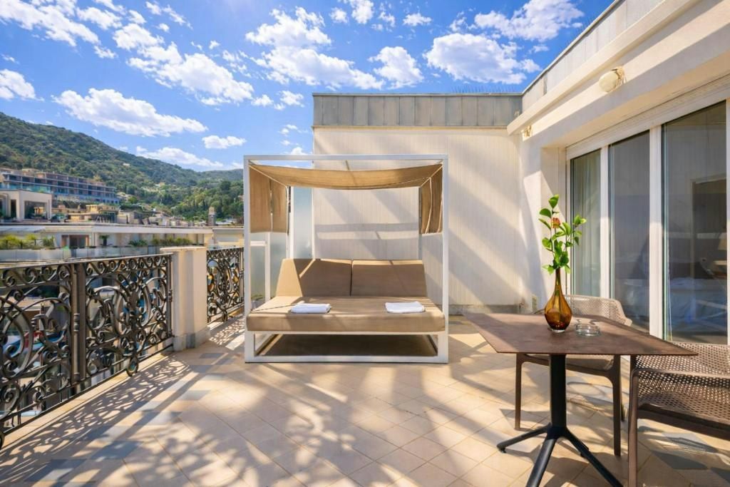 Lvg Hotel Collection - Grand Hotel Mediterranee - אלאסיו - מרפסת