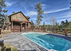 Gray Goose Lodge - Private back deck, hot tub and Wifi! - Sturgis