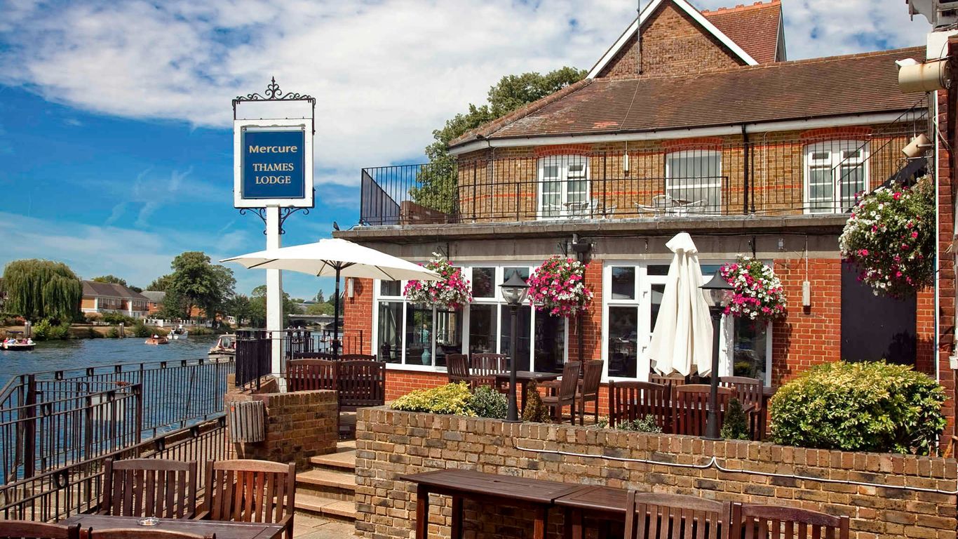 Sunday London Staines-upon-Thames Heathrow T5