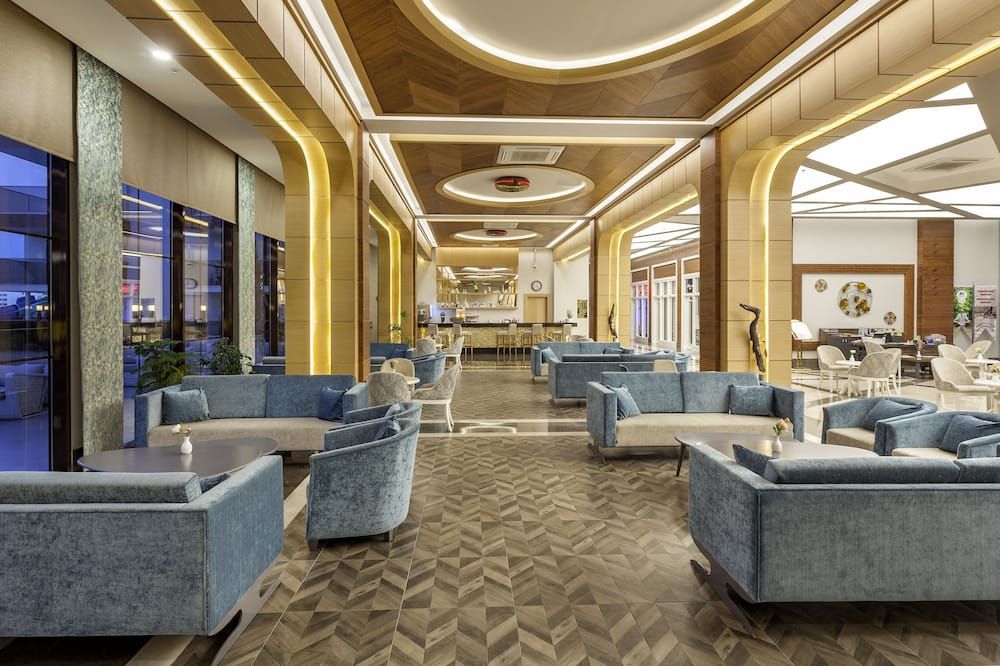 Glamour Resort & Spa