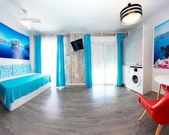 Sunsands Studio con balcones 2ºA playa76 Carihuela - Torremolinos - Slaapkamer