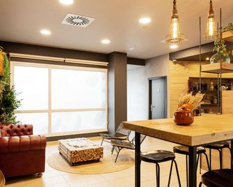 Ibis Oviedo - Ов'єдо - Будівля
