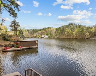 The Poet’s Hideaway: A Standalone Forest & Water Escape, Lake Mitchell, Clanton - Clanton - Venkovní prostory