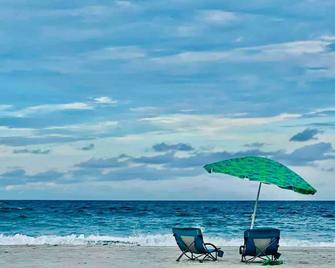 1bd/1bth beach home 1 min to beach/ pet friendlyC - Jacksonville Beach - Beach
