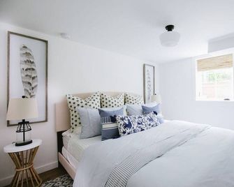 Henry's Hideaway-Cozy Farmhouse Styled Guest Suite - Seattle - Quarto