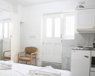 Caledonian Studio Flats - London - Bedroom