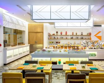 Harris Hotel & Conventions Kelapa Gading - Yakarta - Bar