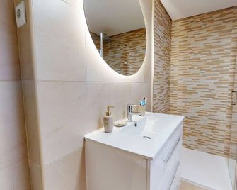 Penthouse Rosa - A Murcia Holiday Rentals Property - Roldan - Baño