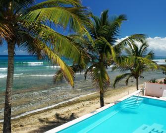 Bravo Beach Hotel - Vieques - Pool