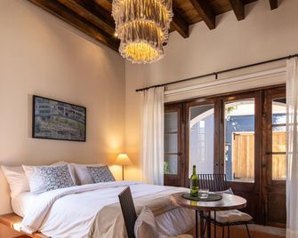 Rooftop Jacuzzi! Country-style 4 Bedroom Cottage - San Miguel de Allende - Habitación