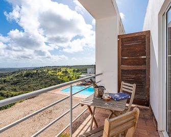 Room 'Junho' with Sea View, Shared Pool and Wi-Fi - Bordeira - Balcón