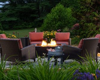 1802 House Bed & Breakfast - Kennebunkport - Patio