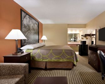 Super 8 by Wyndham Ruston - Ruston - Camera da letto