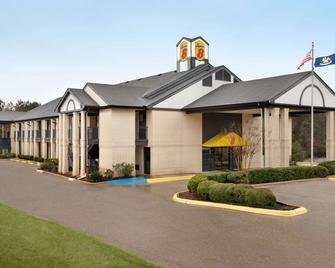 Super 8 by Wyndham Ruston - Ruston - Building