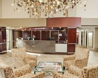 Quality Inn & Suites Bay Front - Sault Ste Marie - לובי