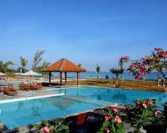 Lorin Belitung Hotel - Tanjung Pandan - Pool