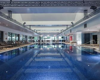 Donnington Valley Hotel, Golf & Spa - Newbury - Pool