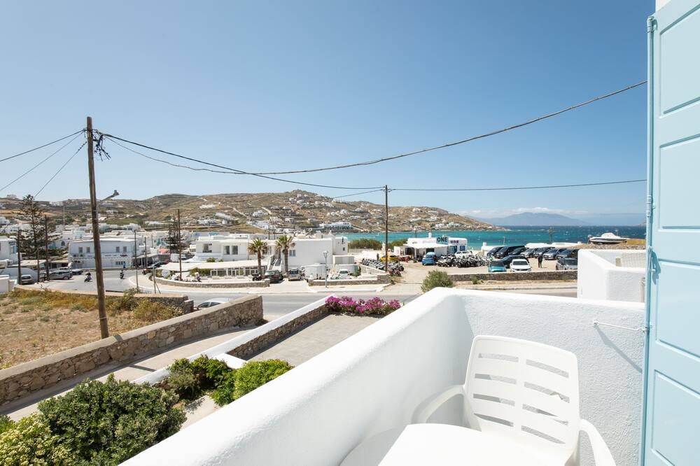 إليفثيريا هوتل