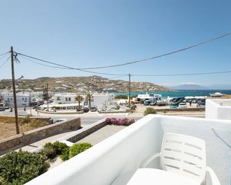 Eleftheria Hotel & Apartments - Ornos - Balcony