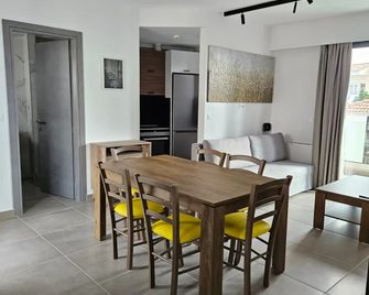 Andes Apartments - Ioánnina - Eetruimte