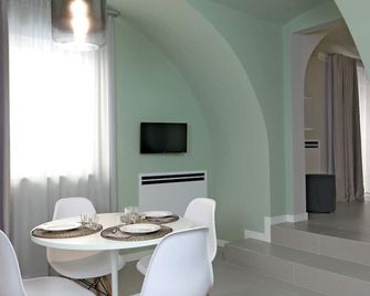 B&Bari, via Cairoli - guesthouse Le Case di Aurelia - Bari - Sala de jantar