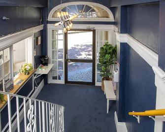 Deluxe Queen Room with View and Ensuite Bath - San Francisco