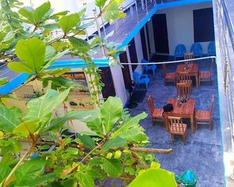 Natraj Guest House - Trincomalee - Patio