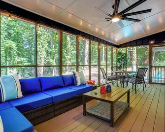 Lake Lanier Retreat w/ Boat Dock! - Dawsonville - Sala de estar