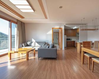 Elysian Gangchon Resort - Chuncheon - Sala de estar