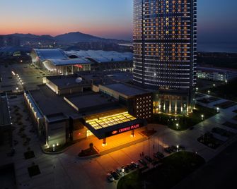 Crowne Plaza Yantai Sea View By IHG - Yantai - Rakennus