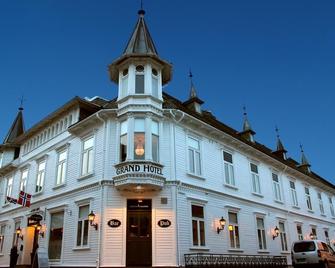 Grand Hotell Flekkefjord - Flekkefjord - Bygning