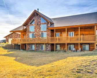Rustic Bryce Canyon Home with Deck on Sevier River! - Hatch