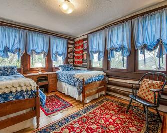 Mountain Peace - Lake Junaluska - Bedroom
