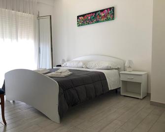 Al Saliceto Hotel - Patti - Slaapkamer
