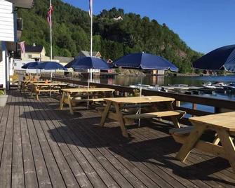 Tysnes Sjø og Fritid - Uggdal - Patio