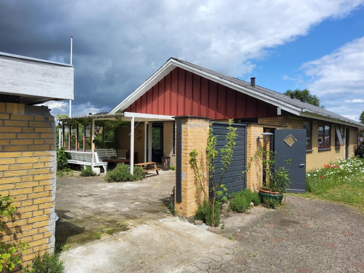 Family Friendly Apt B, 900m to lego house, parking, legoland, lalandia – Billund