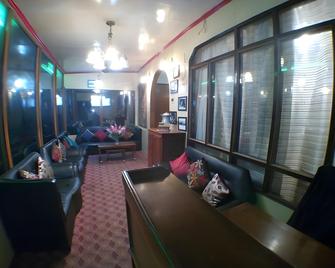 Dal View Resort - Srinagar - Living room