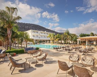 Cooee Kyknos Beach Hotel - Mália