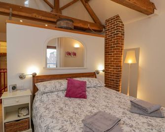 The Coach House - Tewkesbury - Bedroom