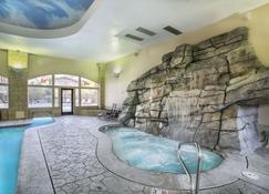 Rejuvenate in Mtn Villa~Mineral Hot Spring|Spa|Sauna Villa 2074 - 中途島（猶他州） - 游泳池