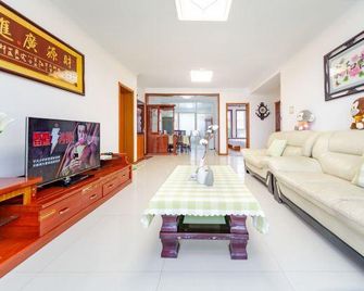 Qingdao Golden Beach Haishangju Holiday Homestay - Τσινγκτάο - Σαλόνι
